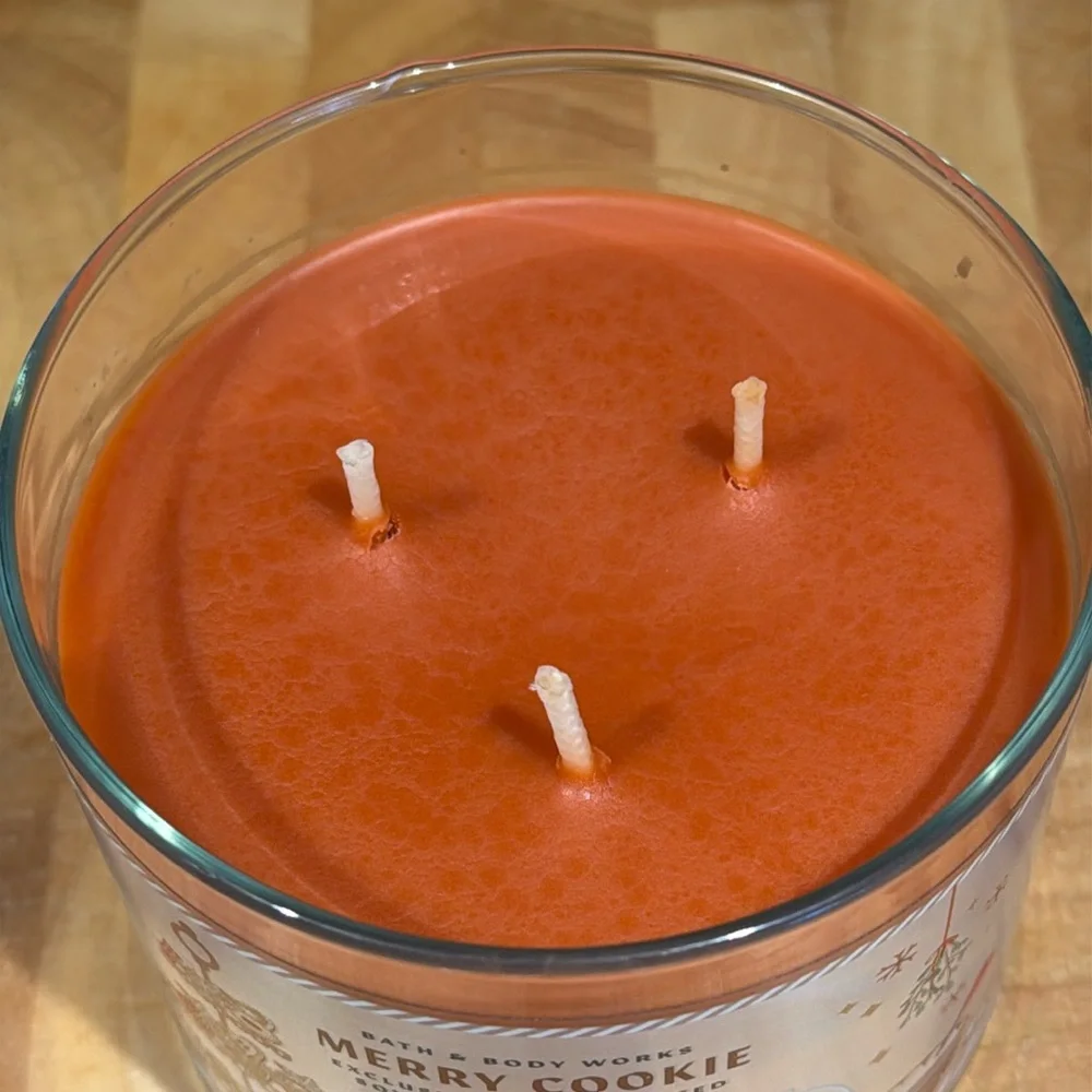Bath & Body Works Merry Cookie 3 Wick Candle With Decorative Lid